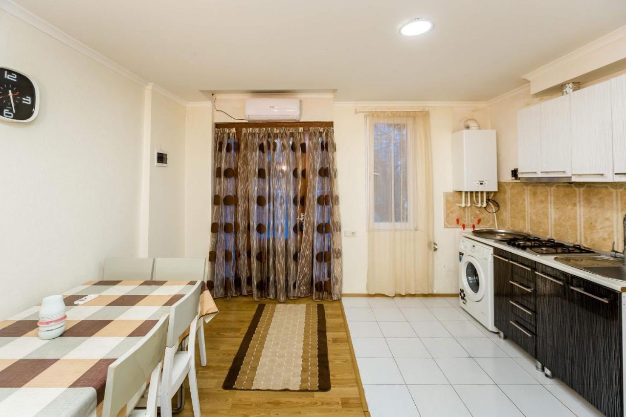 Hirmas Apartment Tbilisi Exteriör bild
